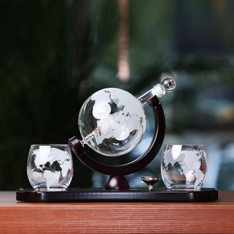 Decorative Unique Globe Glass Decanter