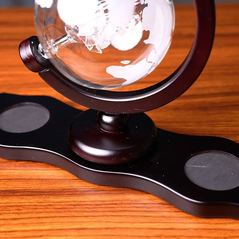 Decorative Unique Globe Glass Decanter