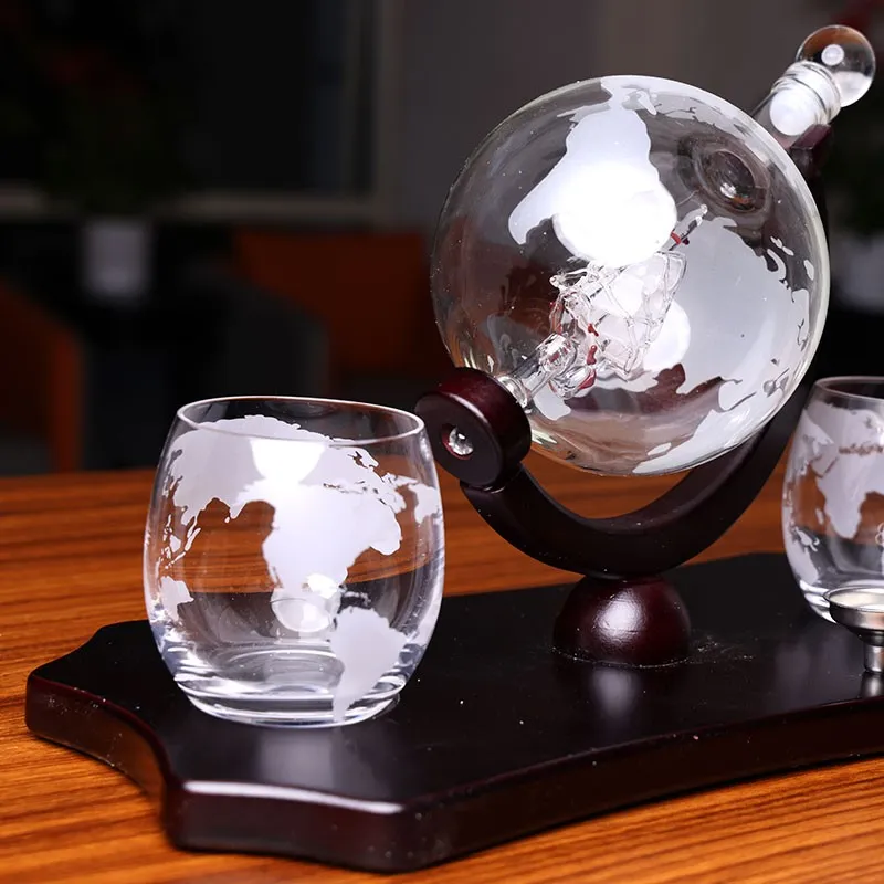 Decorative Unique Globe Glass Decanter