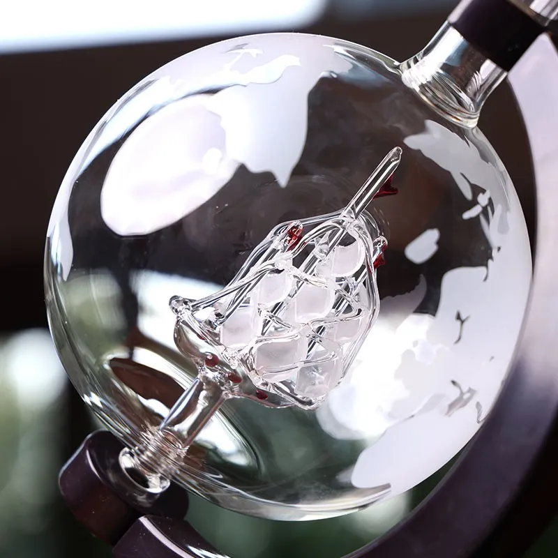 Decorative Unique Globe Glass Decanter