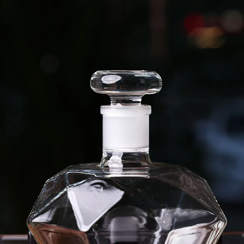 Decorative Unique Diamond Glass Decanter
