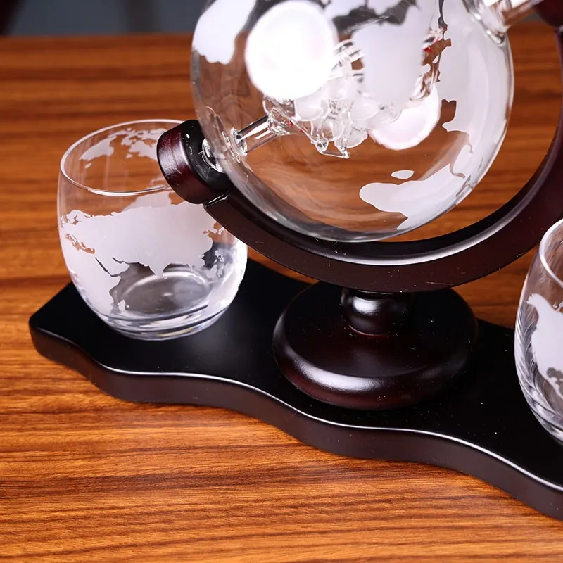 Decorative Unique Globe Glass Decanter
