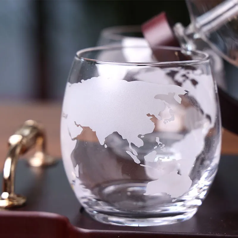 Decorative Unique Globe Glass Decanter