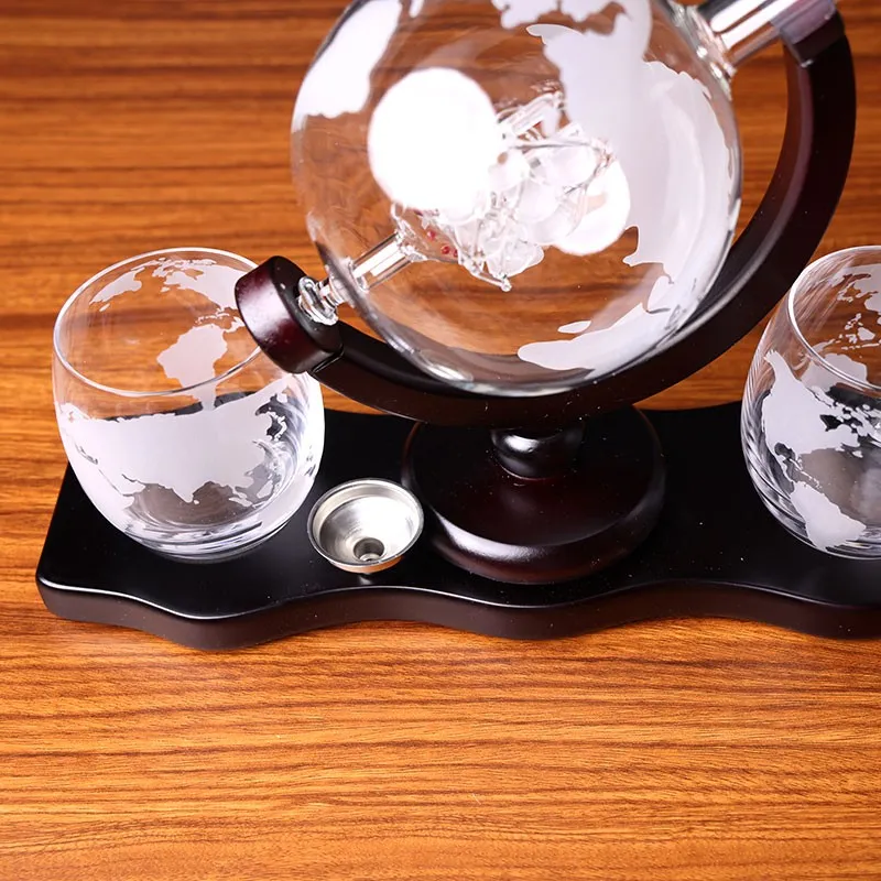 Decorative Unique Globe Glass Decanter