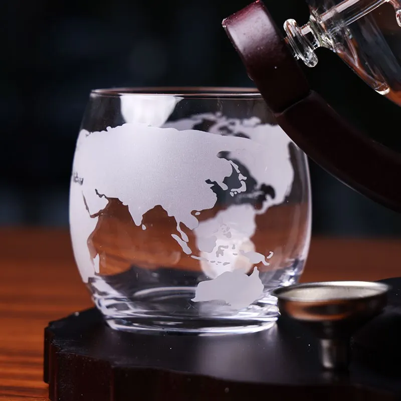 Decorative Unique Globe Glass Decanter