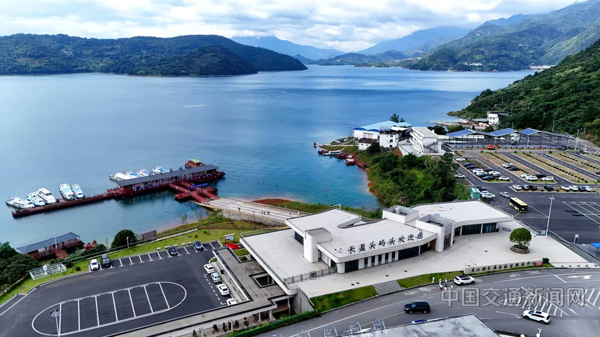 Dongjiang Lake Changyingtou Wharf in Hunan serves rural development.